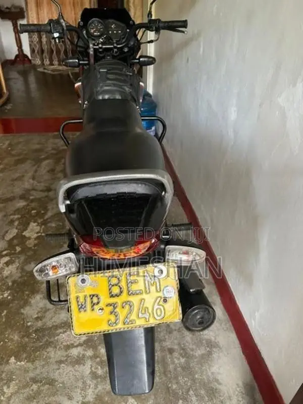 TVS Metro 2016