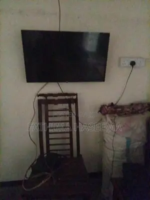 Singer Black Televisions