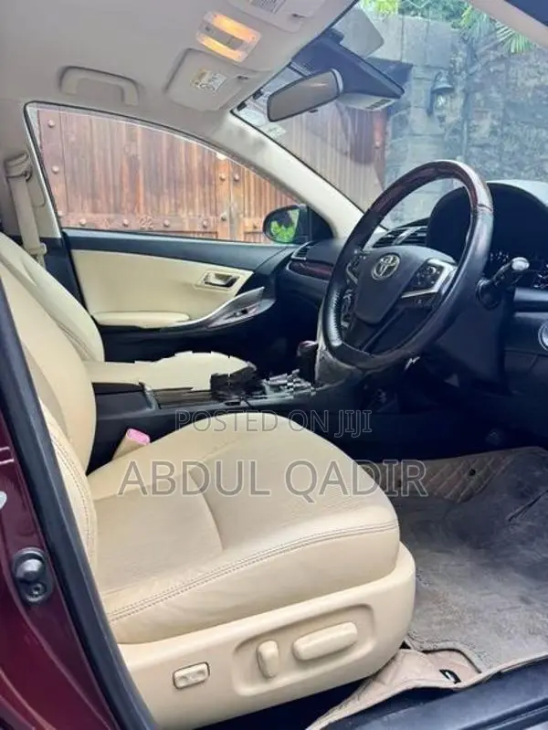 Toyota Premio G Superior 2019