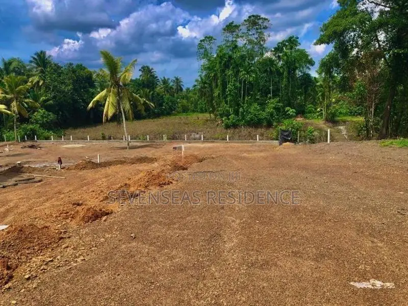 Beautiful land for sale in Homagama