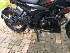 Bajaj Pulsar N160 2025