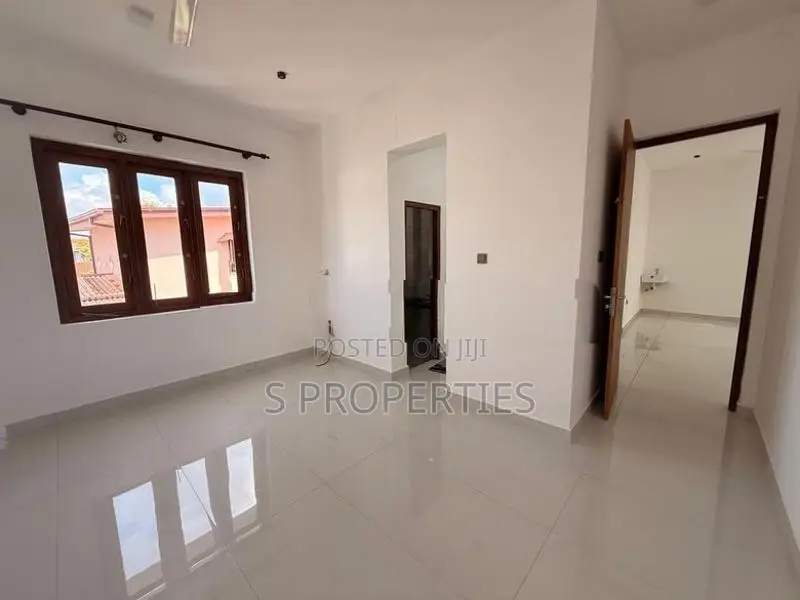 Modern house for rent in Rathmalana