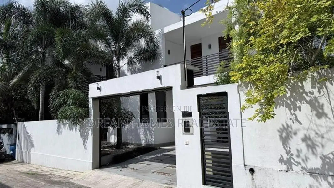Modern Two-Storey House For Sale – Vidyala Junction In Talawatugoda