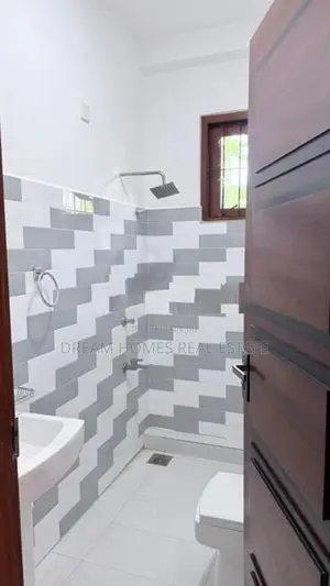 4 Bedroom House For Sale In Thalawathugoda