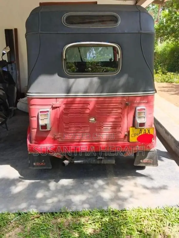 Bajaj RE 2015