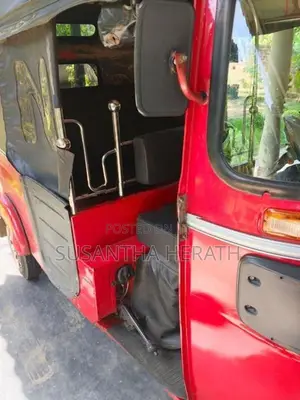 Bajaj RE 2015