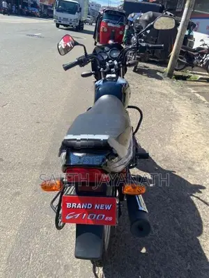 Bajaj CT100 ES 2026
