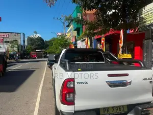 Toyota Hilux V Grade 2.8 2025