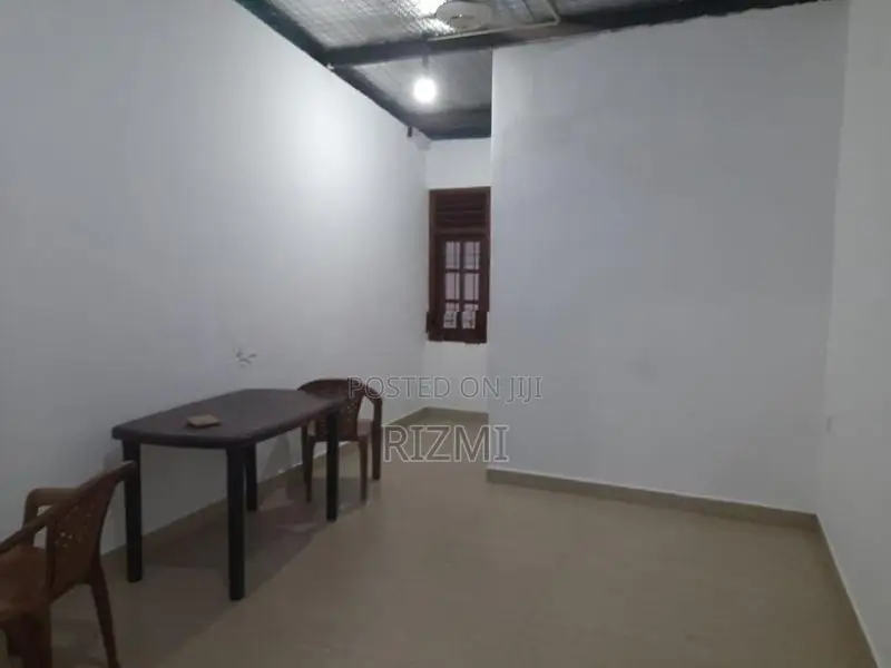 2nd floor 2BR house for rent in kalubowila near to hijaz girls school