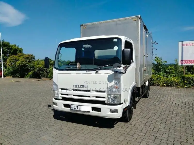 Isuzu NPR 2016