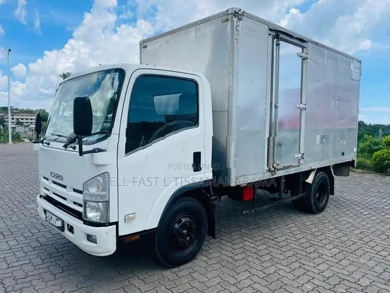 Isuzu NPR 2016