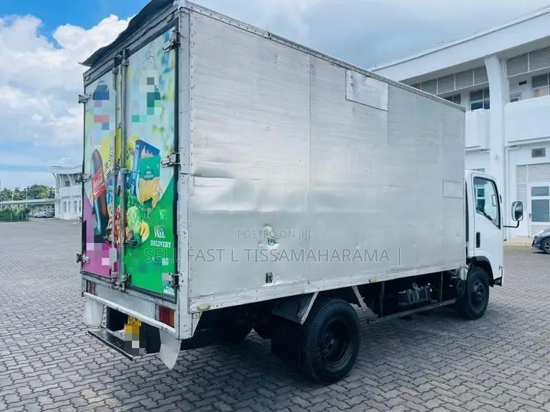 Isuzu NPR 2016