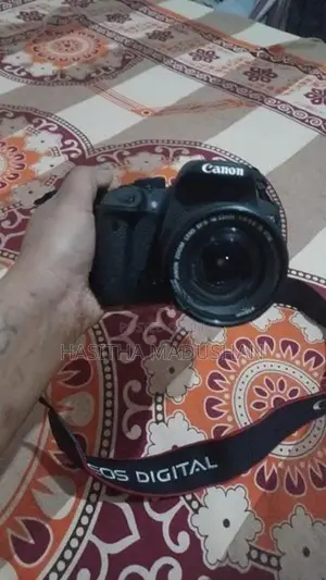 Canon 700D Dslr Camera