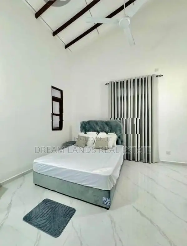 Piliyandala Semi Firnished Brand new House for Rent ( R- 871 )