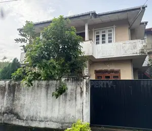 4 Bedroom 2 Story House for Sale in Piliyandala