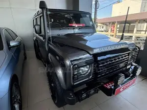 Land Rover Defender 2014
