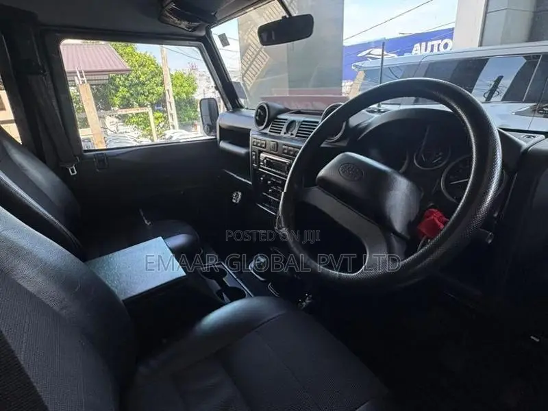 Land Rover Defender 2014