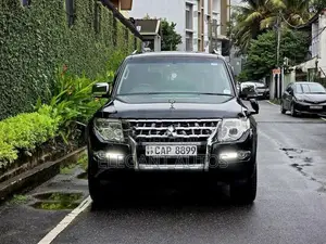 Mitsubishi Montero 2015
