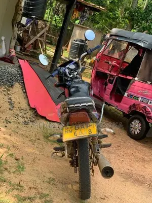 Bajaj CT100 2015
