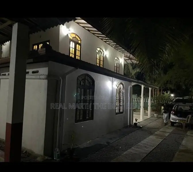 MEEGODA : 4-BEDROOM (16-PERCH) 2-STOREY HOUSE FOR SALE