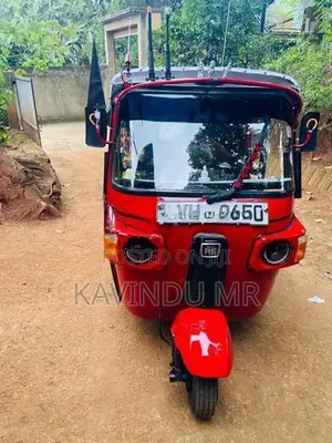 Bajaj RE 2011
