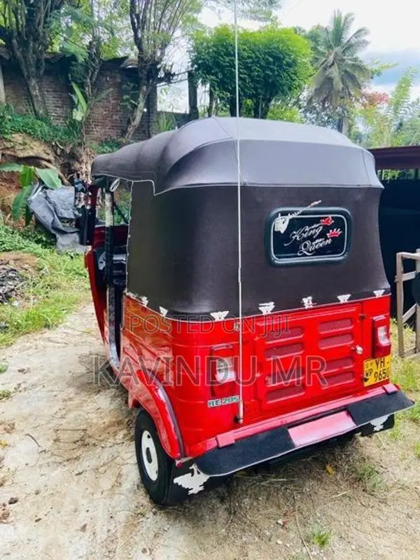 Bajaj RE 2011