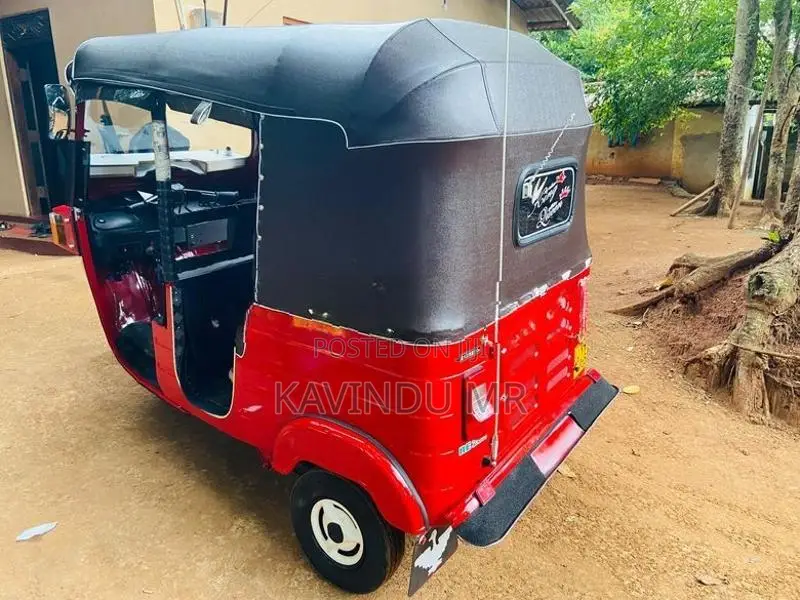 Bajaj RE 2011