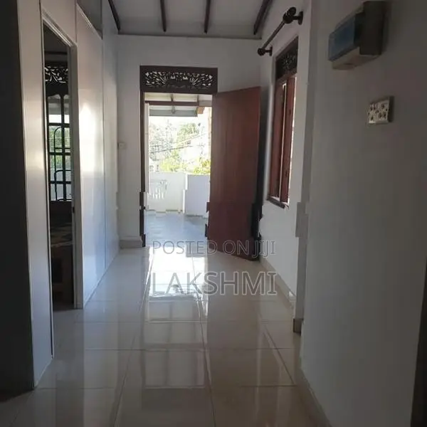 Sharing Room For Girl Malabe