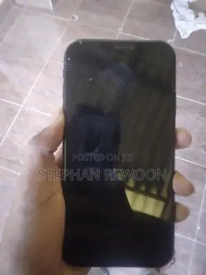 Apple iPhone XR (Used)