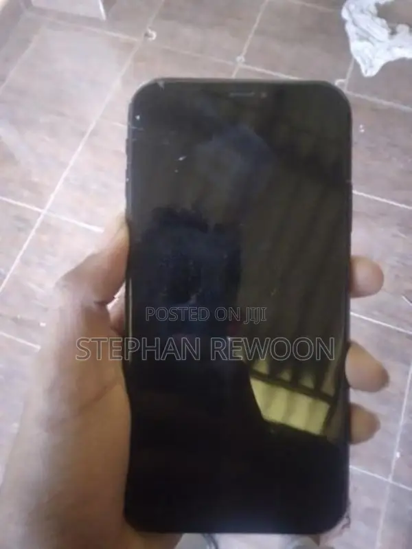Apple iPhone XR (Used)