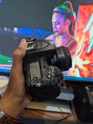Nikon D7100