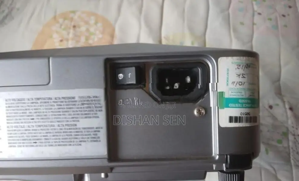 Hitachi ED-X12 3LCD Multimedia Projector