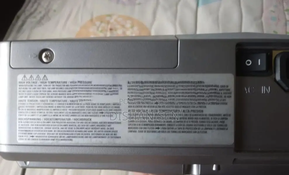 Hitachi ED-X12 3LCD Multimedia Projector