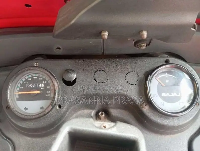 Bajaj RE 2016