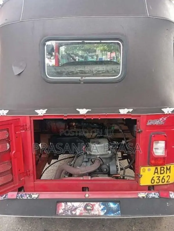 Bajaj RE 2016