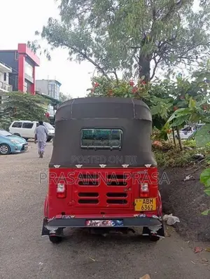 Bajaj RE 2016