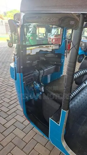 Bajaj RE 4Strok 2018