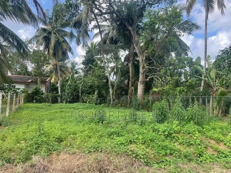 Land For Sale In Athurugiriya – Residential Or Commercial Use - PDL40