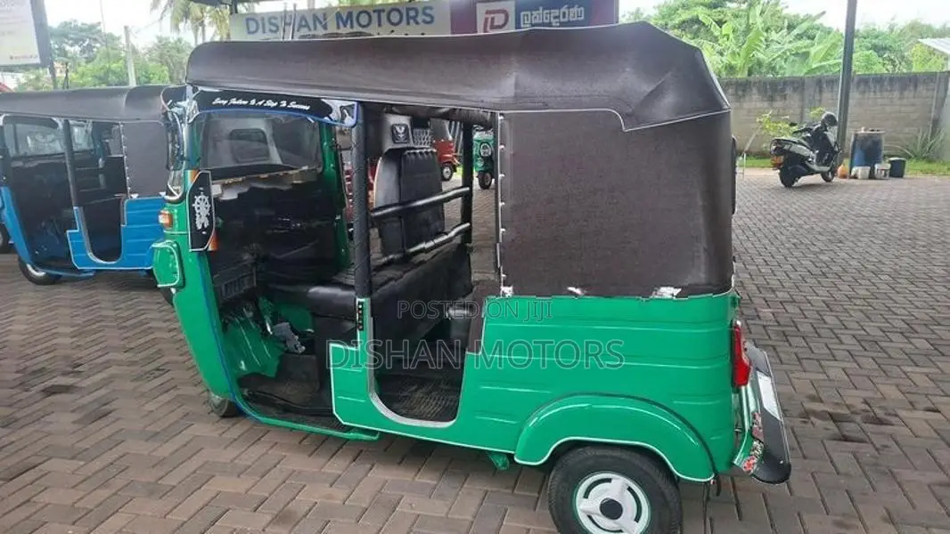 Bajaj RE 4strok 2015