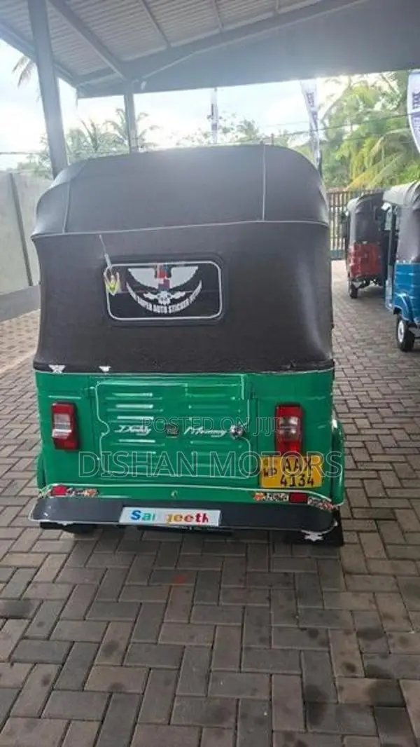 Bajaj RE 4strok 2015