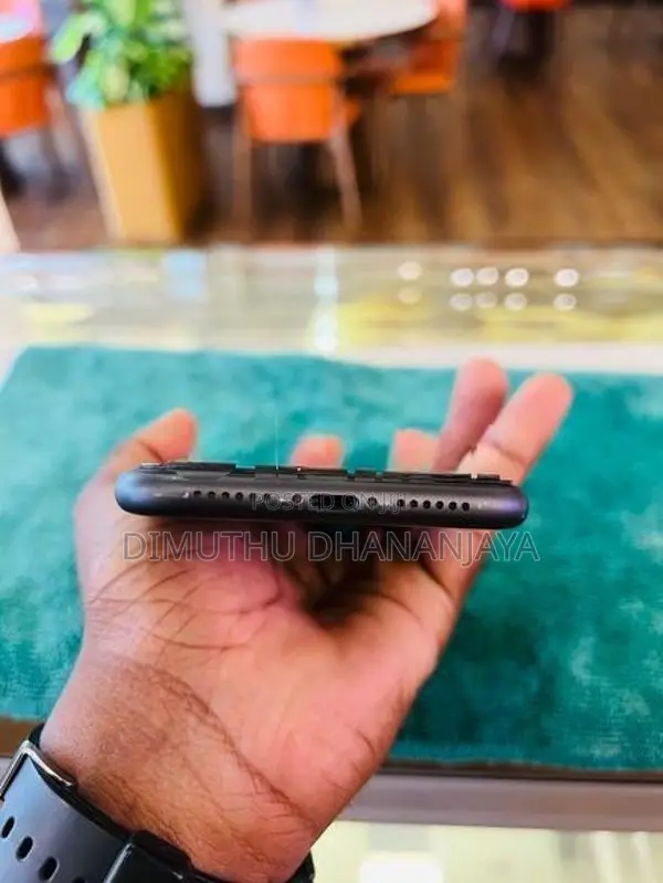 Apple iPhone 11 (Used)