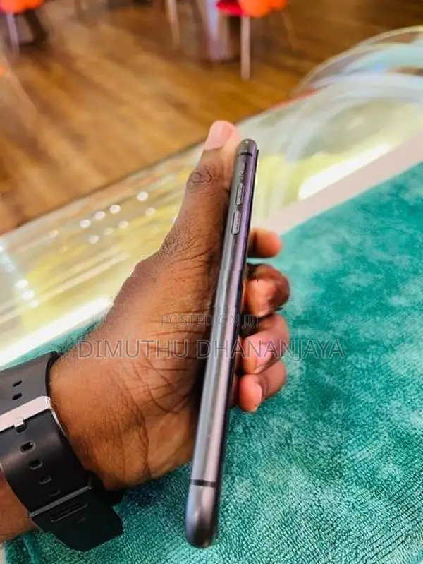 Apple iPhone 11 (Used)