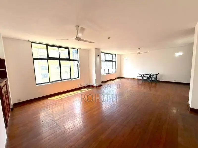 1800SqFt 3 Bedroom Office Space In Colombo