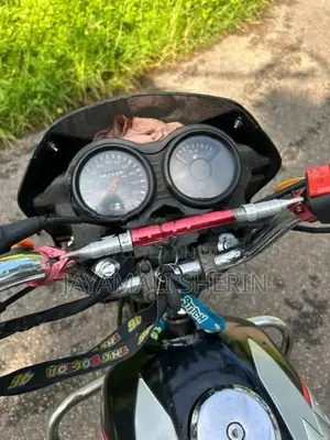 Bajaj CT100 2005