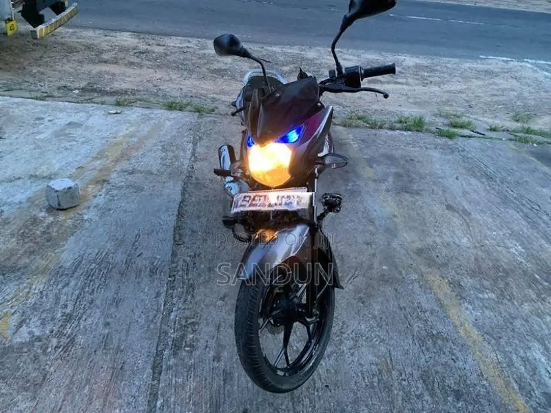 Bajaj Discover 125 M 2015