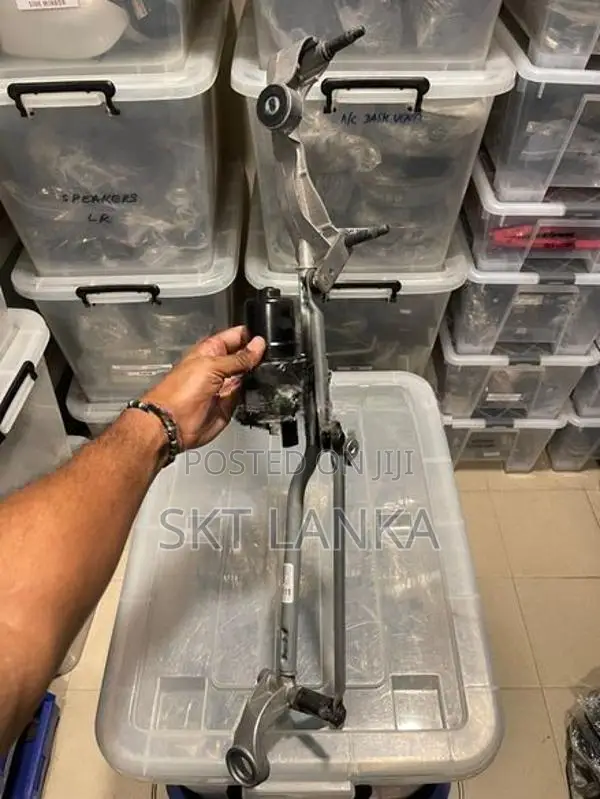Genuine Mercedes GLE300d AMG Front Windscreen Wiper Motor W167