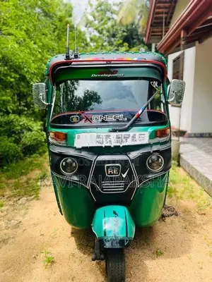 Bajaj RE 2015