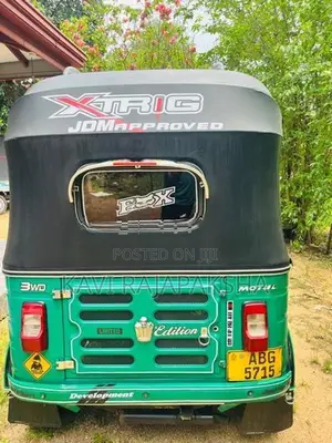 Bajaj RE 2015