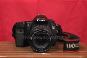 Canon Eos 60D DSLR Camera with Lens