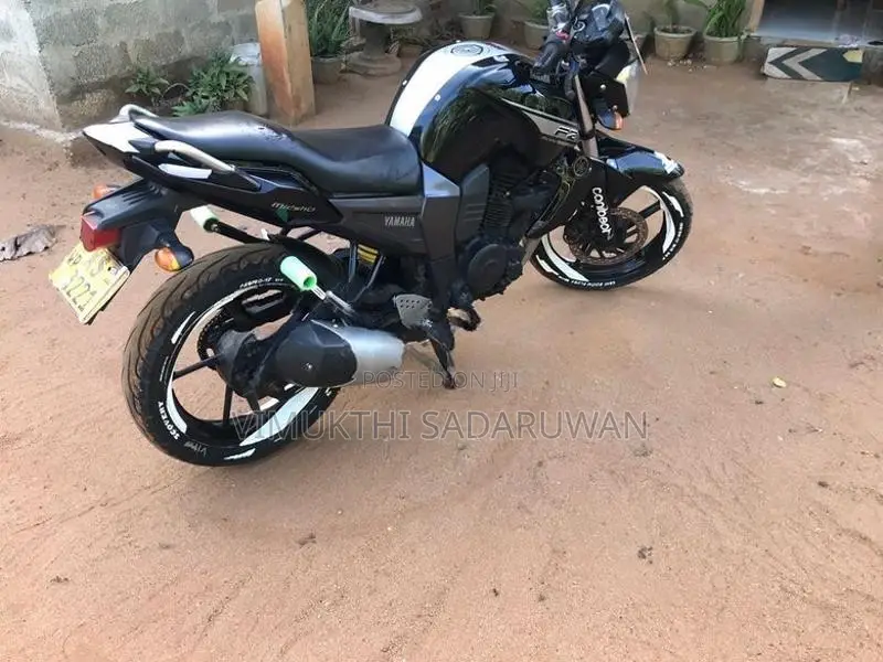 Yamaha FZS V1 2011